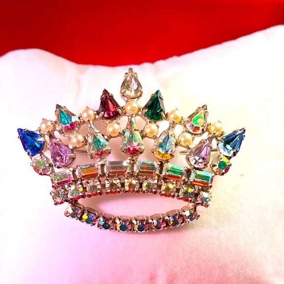 B. David Vintage Rhinestone Crown Brooch Silver Tone - Picture 3 of 6